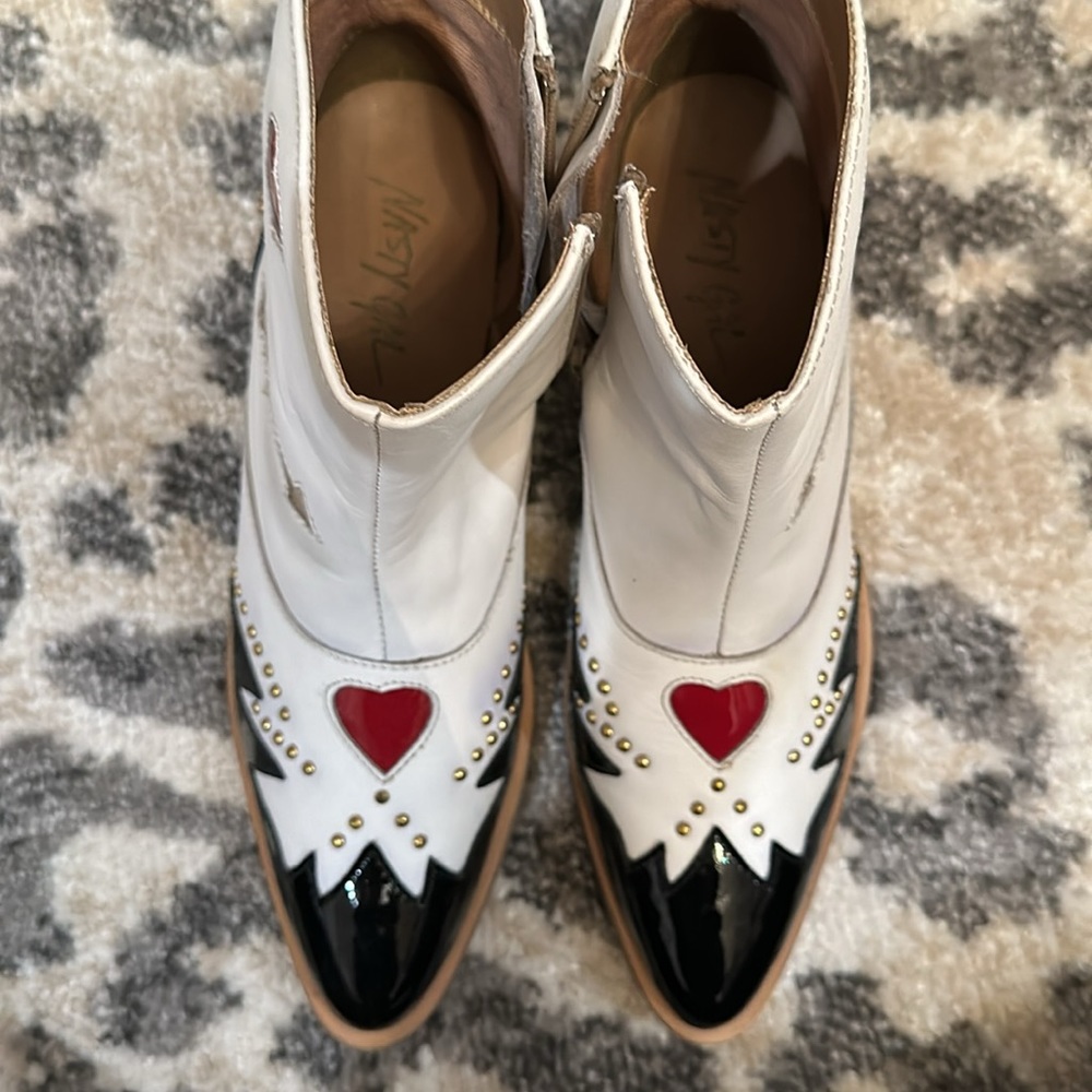 Nasty Gal hearts and arrows bootie - Picture 5 of 6